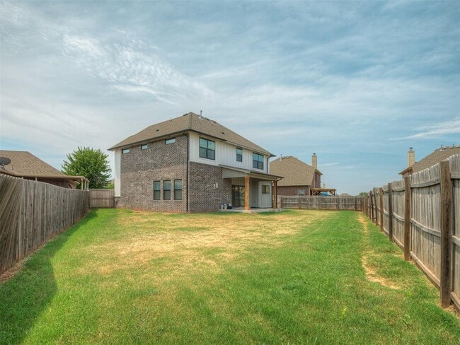 Building Photo - 1413 Zachary Ln
