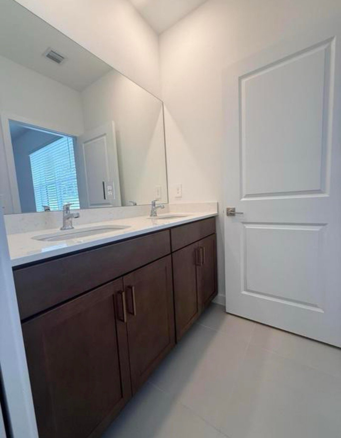 Building Photo - 147 Lakeside Lndg Dr