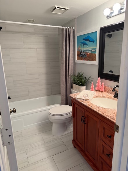 Building Photo - 5635 Rattlesnake Hammock Rd