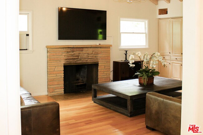 Building Photo - 1079 Marilyn Dr