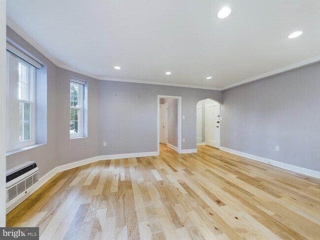 Building Photo - 3051 Idaho Ave NW
