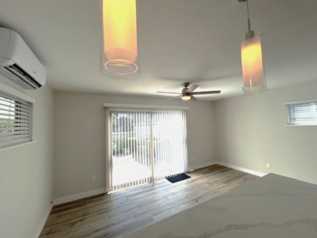 Building Photo - 1327 La Palma St