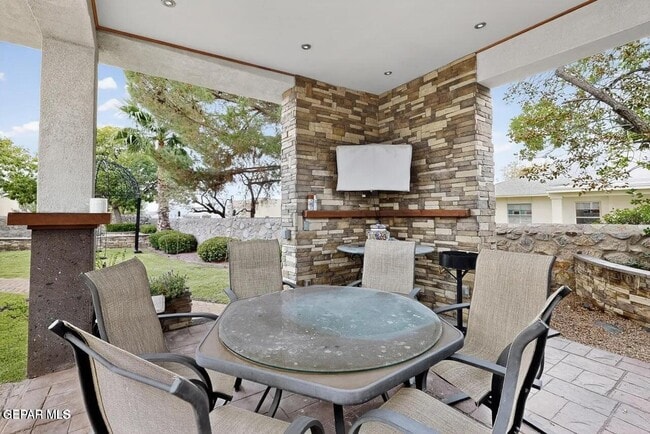 Building Photo - 6909 Desert Canyon Dr
