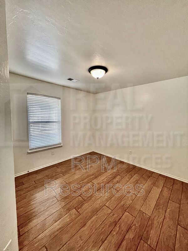 Building Photo - 10913 SW 30th St