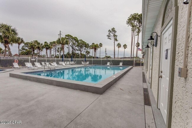 Building Photo - 1219 Thomas Dr