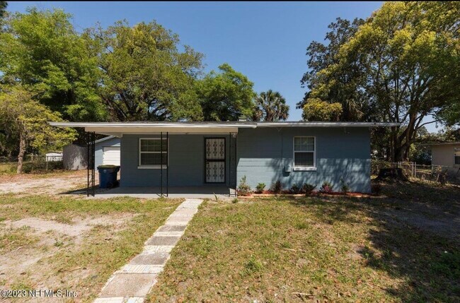 Primary Photo - 2513 Spirea St