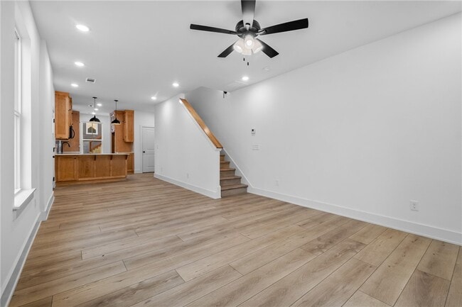 Building Photo - 588 S Willow Ave