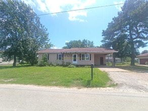 Building Photo - Cozy 3bed/1bath house with spacious yard