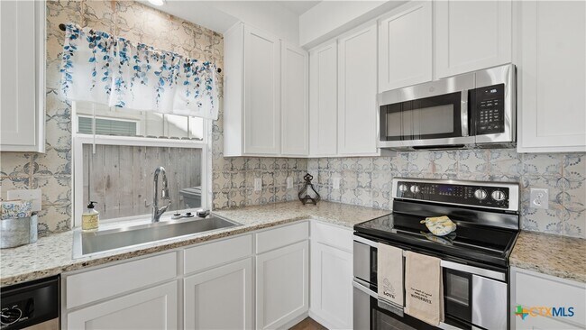 Building Photo - 223 Sapphire Dr