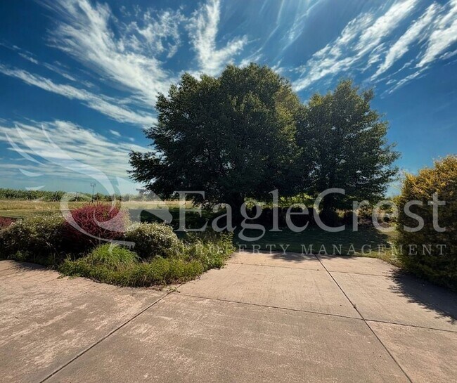 Building Photo - Luxury Bella Terra Estate with Mountain & Vineyard Views