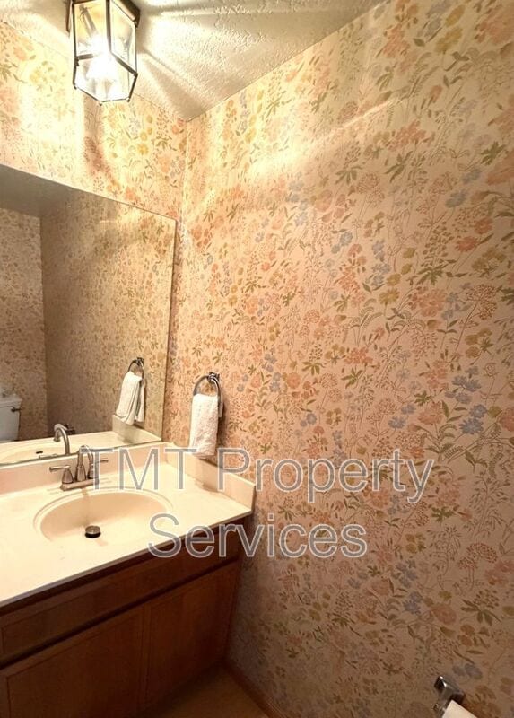 Building Photo - 2 Polvadera Ct