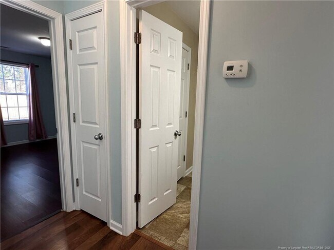 Building Photo - 20 Old English Ln