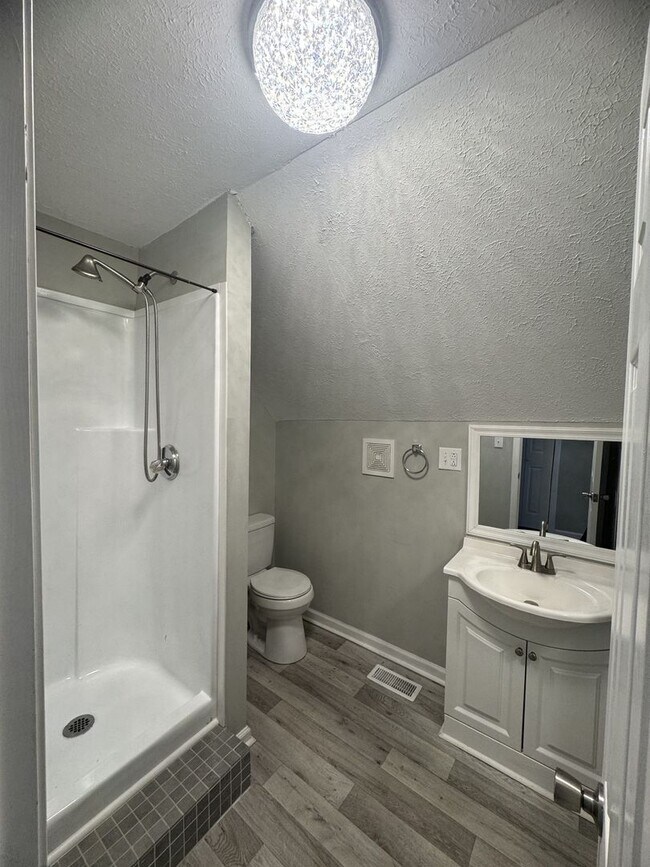 Building Photo - Single Family Home in Clarksville