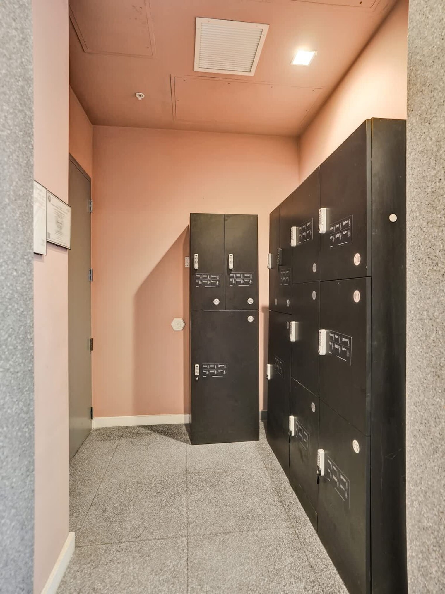 Building Photo - 1220 17th St