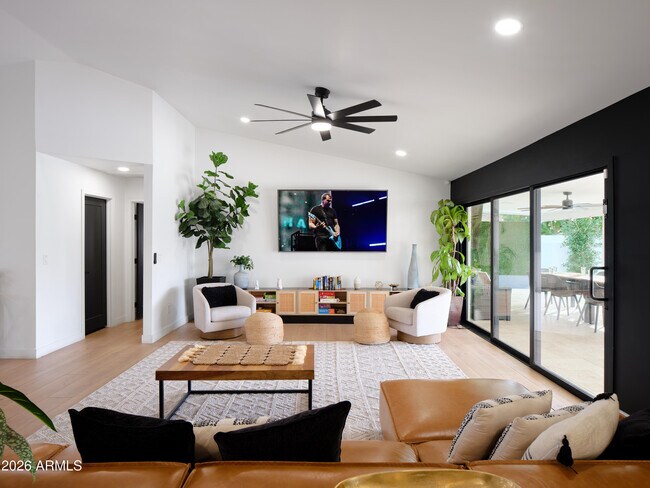 Building Photo - 15218 N 61st St