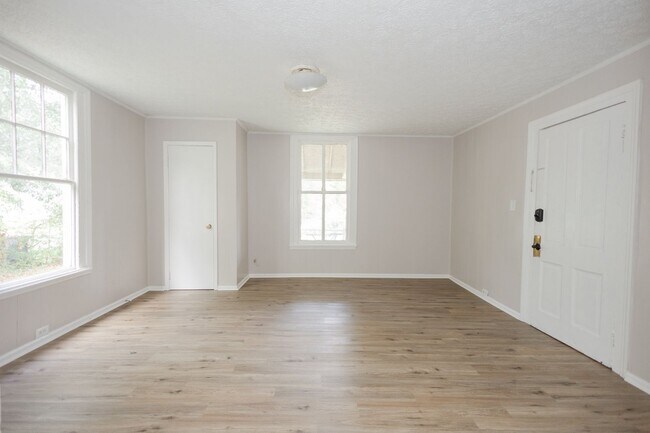 Building Photo - 530 N 13th St