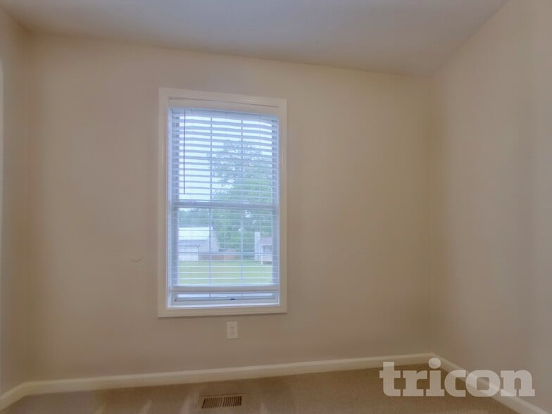 Building Photo - 104 Ivy Trace Ln