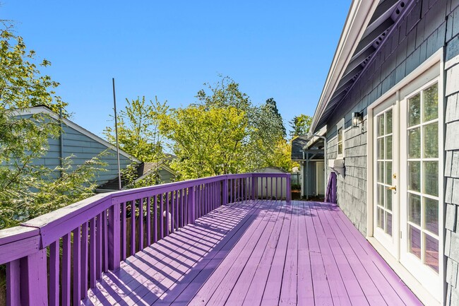 Building Photo - 4bd/2.75ba Seattle Home