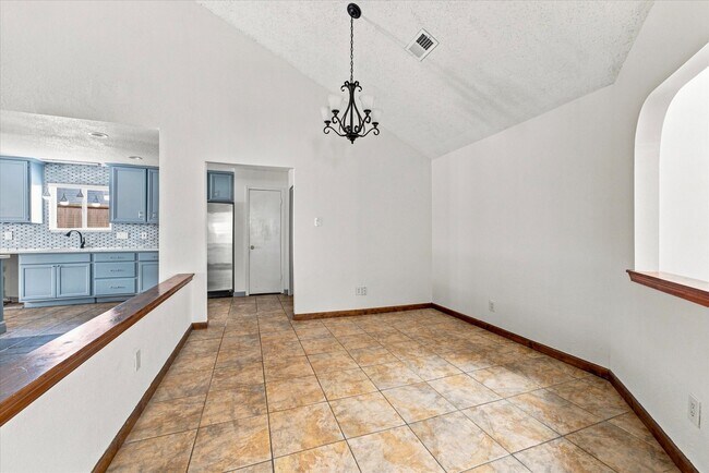 Building Photo - 15919 Barbarossa Dr