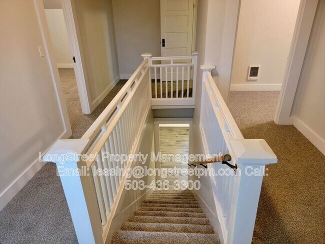 Building Photo - 29626 OR-34