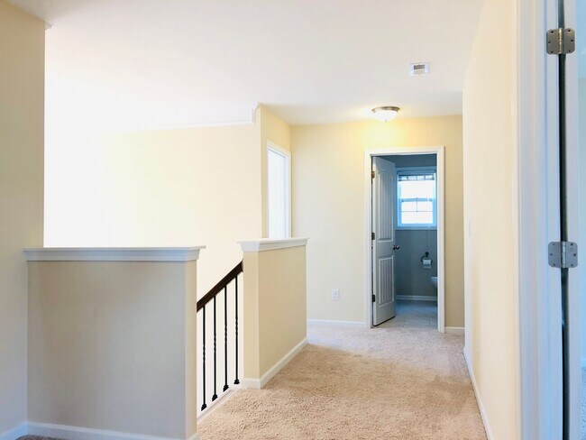 Building Photo - Immaculate 5bd 3bd Berewick home with many newly upgrades!