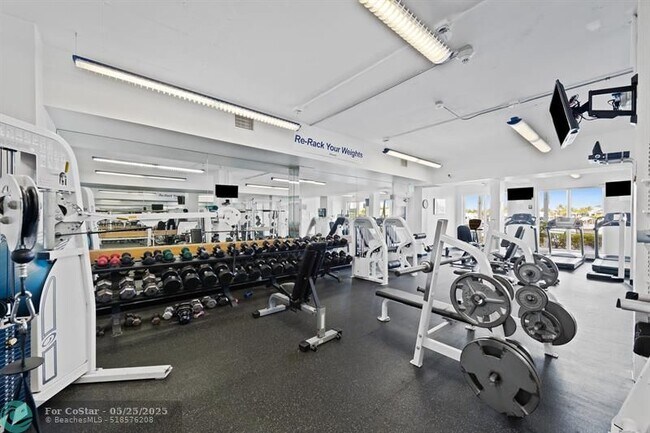 Building Photo - 1 Las Olas Cir