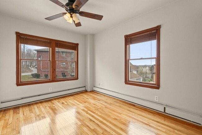 Building Photo - 10 Ernest Ave