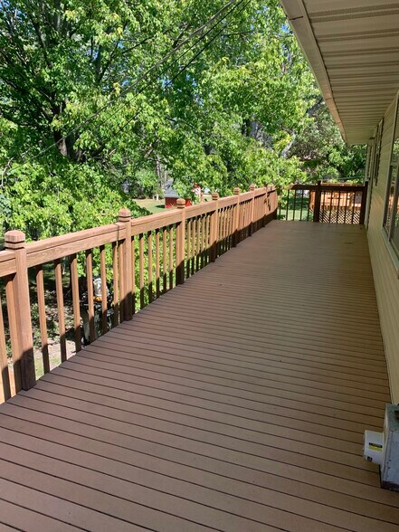 Deck - 274 Hillcrest Ave