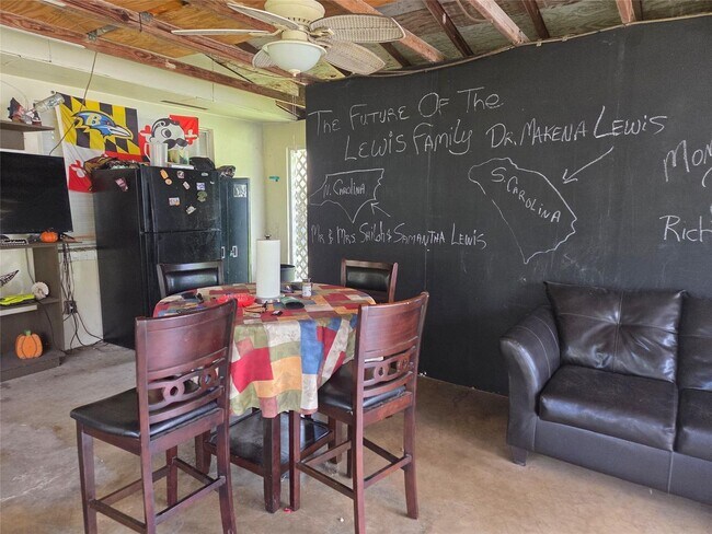 Building Photo - 2630 SW 49th Ct