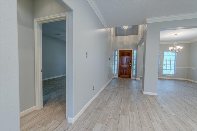 Building Photo - 13902 Stableridge Ct