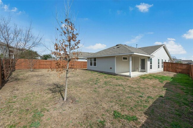 Building Photo - 120 Lyndon Dr