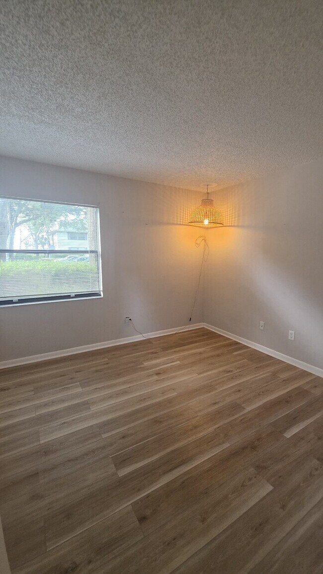 Building Photo - 2 Bedroom 2 Bath Condo just 10 Minutes from Downtown St Augustine and Beaches