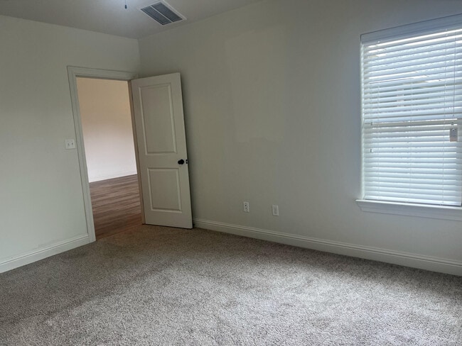 Building Photo - 2507 111th St