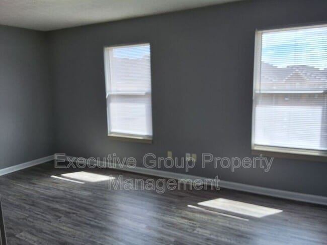 Building Photo - 1113 Crowne Pointe Dr