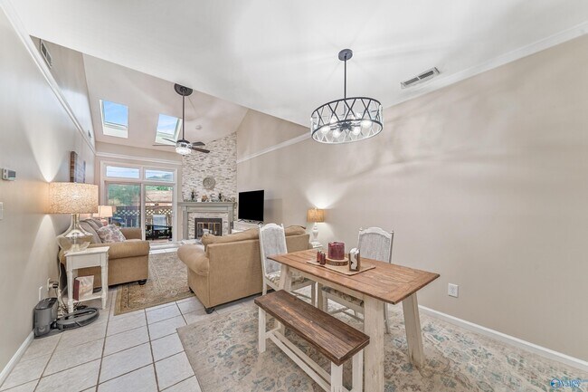 Building Photo - 10007 Meredith Ln SE