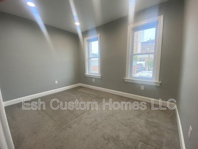 Building Photo - 1 Hoffman Terrace - 5