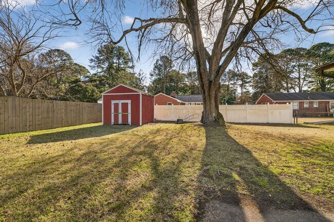 Building Photo - 4713 Clintwood Dr