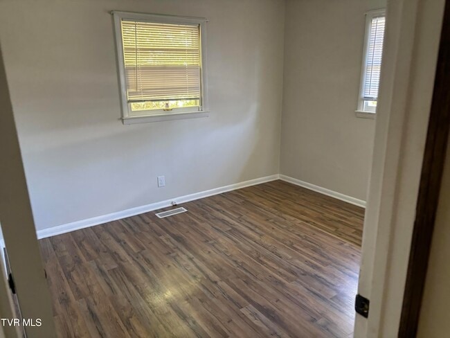 Building Photo - 2703 W Walnut St