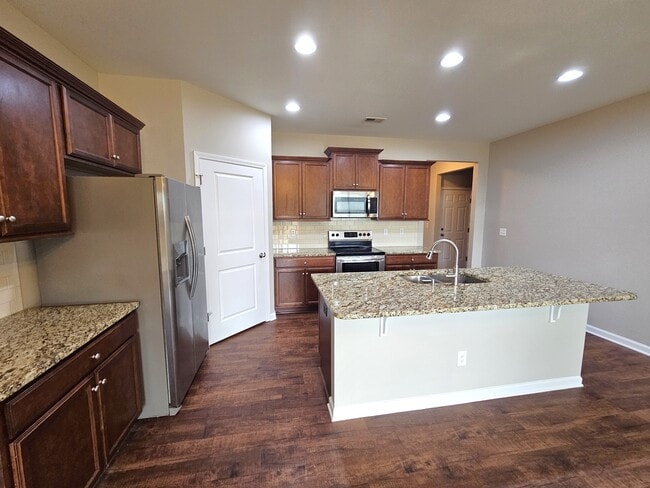 Building Photo - 310 Cabot Hill Ln