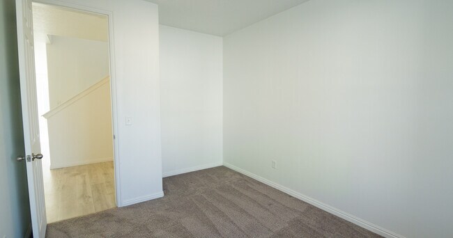 Building Photo - 1975 W 950 N