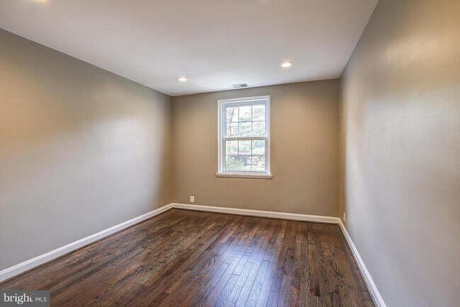 Building Photo - 3545 S Stafford St