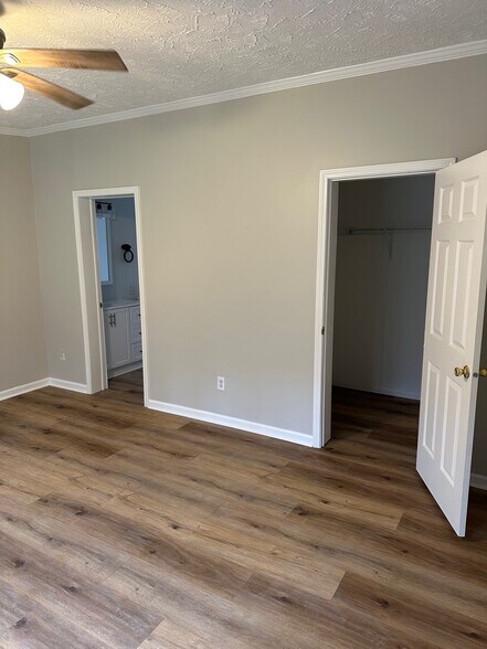 Building Photo - 105 Cherokee Trl