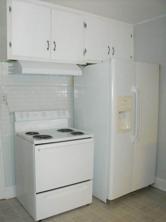 Building Photo - THIS COULD BE YOUR NEW HOME, BUSINESS, OR BOTH!