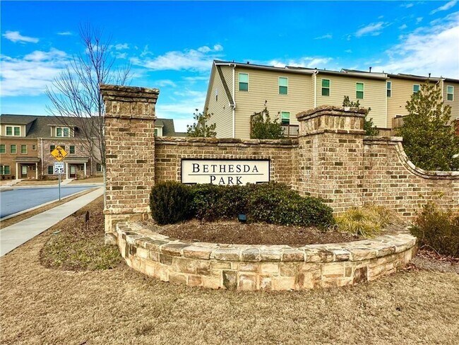 Building Photo - 3668 Hidden Valley Cir