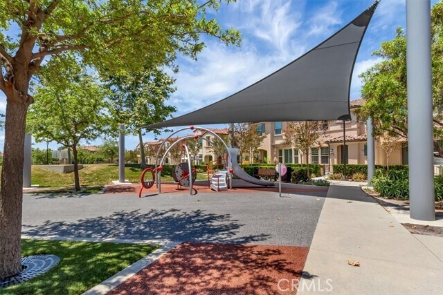 Building Photo - 30 Finch