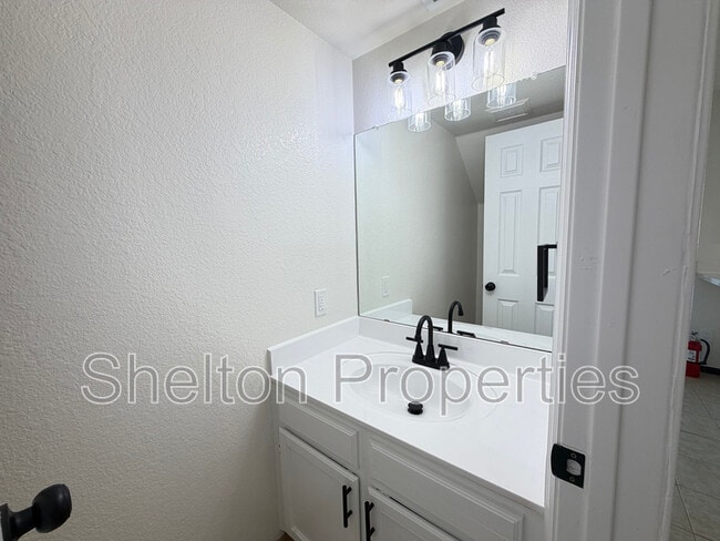 Building Photo - 5239 N 78th Dr