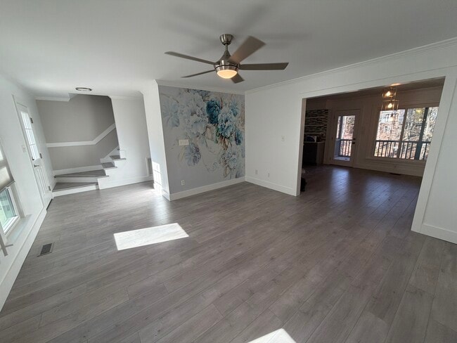 Building Photo - 115 Waterfall Ct