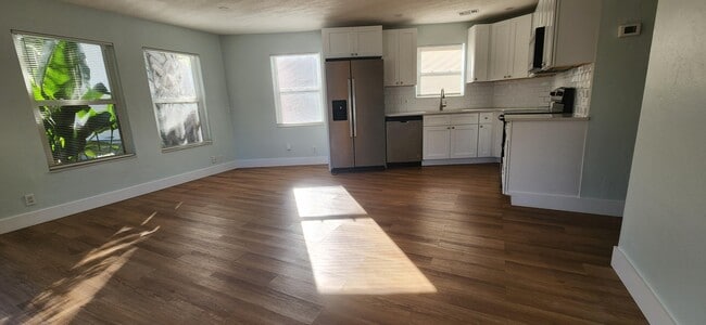 Building Photo - 6259 Kendrick St