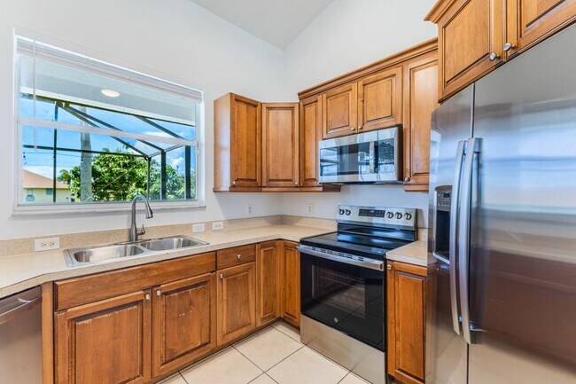 Building Photo - 1400 SW 31st Terrace
