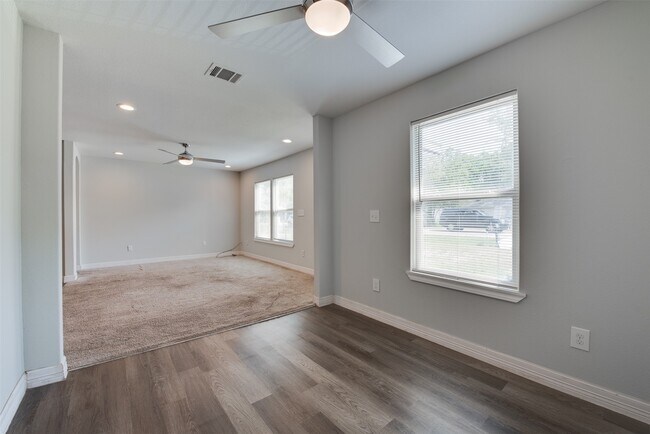 Building Photo - 7601 Springdale St